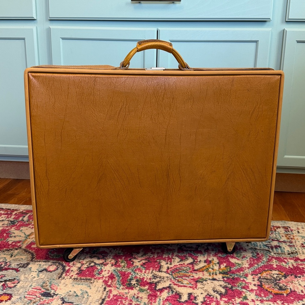 Hartmann Vintage Belting Leather Rolling Luggage Suitcase XL